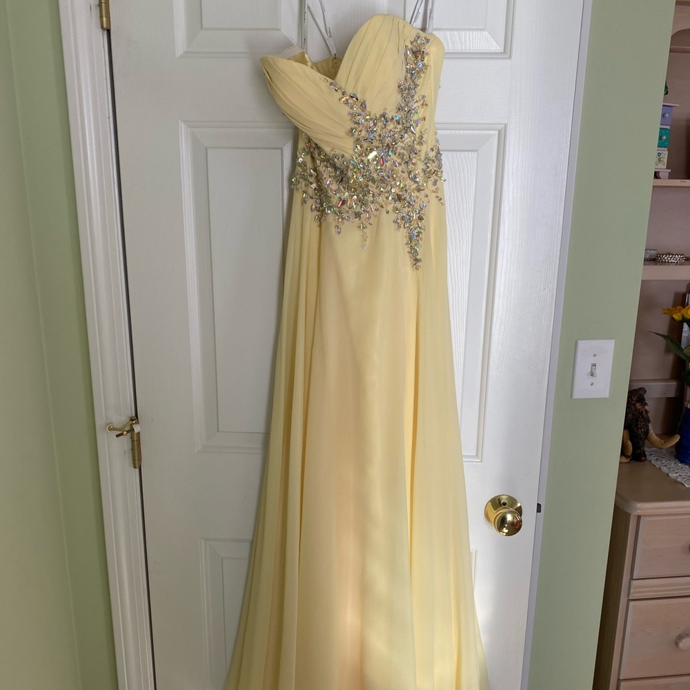 Yellow prom/formal dress